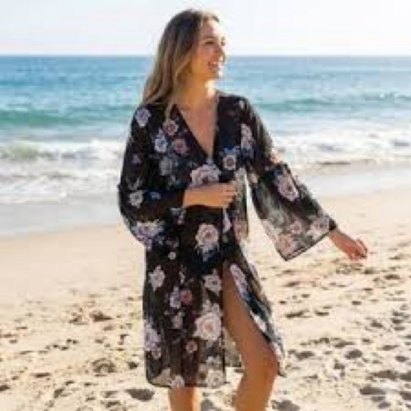 Band of Gypsies Other - Band of Gypsies Black Floral Wrap